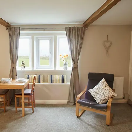 Host & Stay - Cosy Cottage Emley Exterior photo