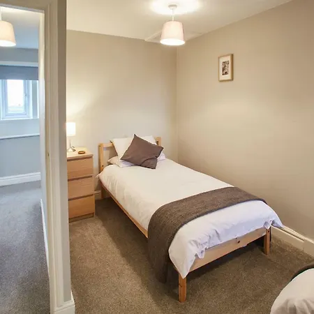 Host & Stay - Cosy Cottage Emley Exterior photo