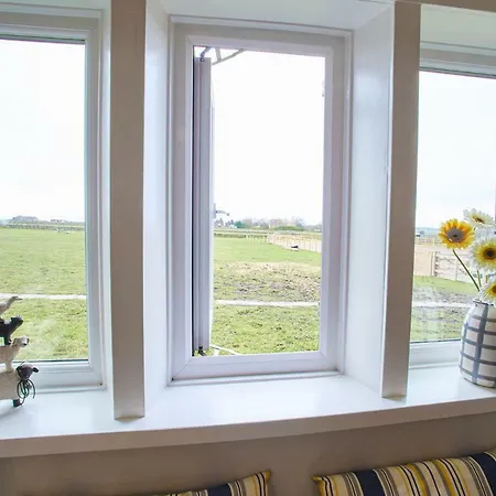 Host & Stay - Cosy Cottage Emley Exterior photo