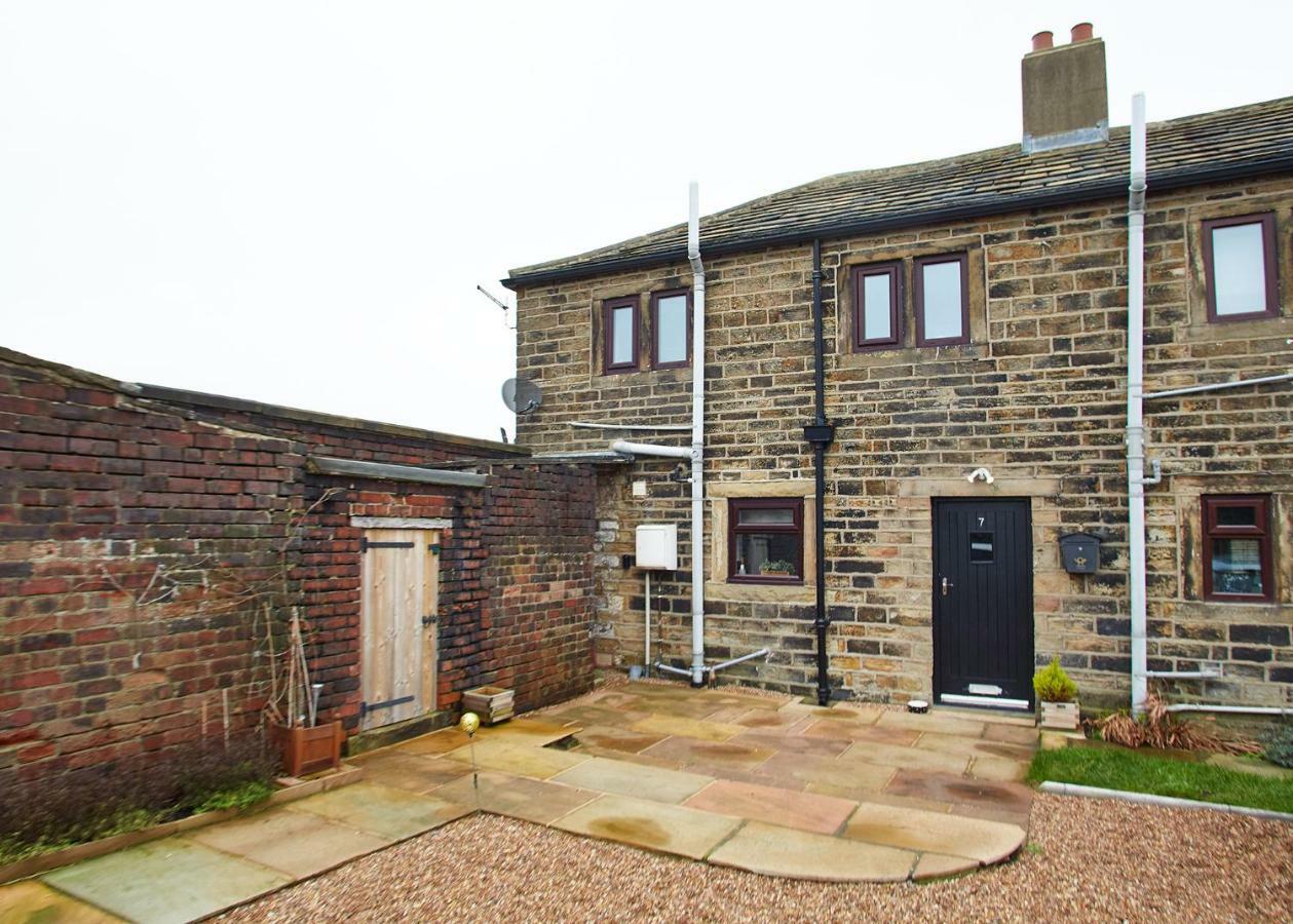 Host & - Cosy * Emley