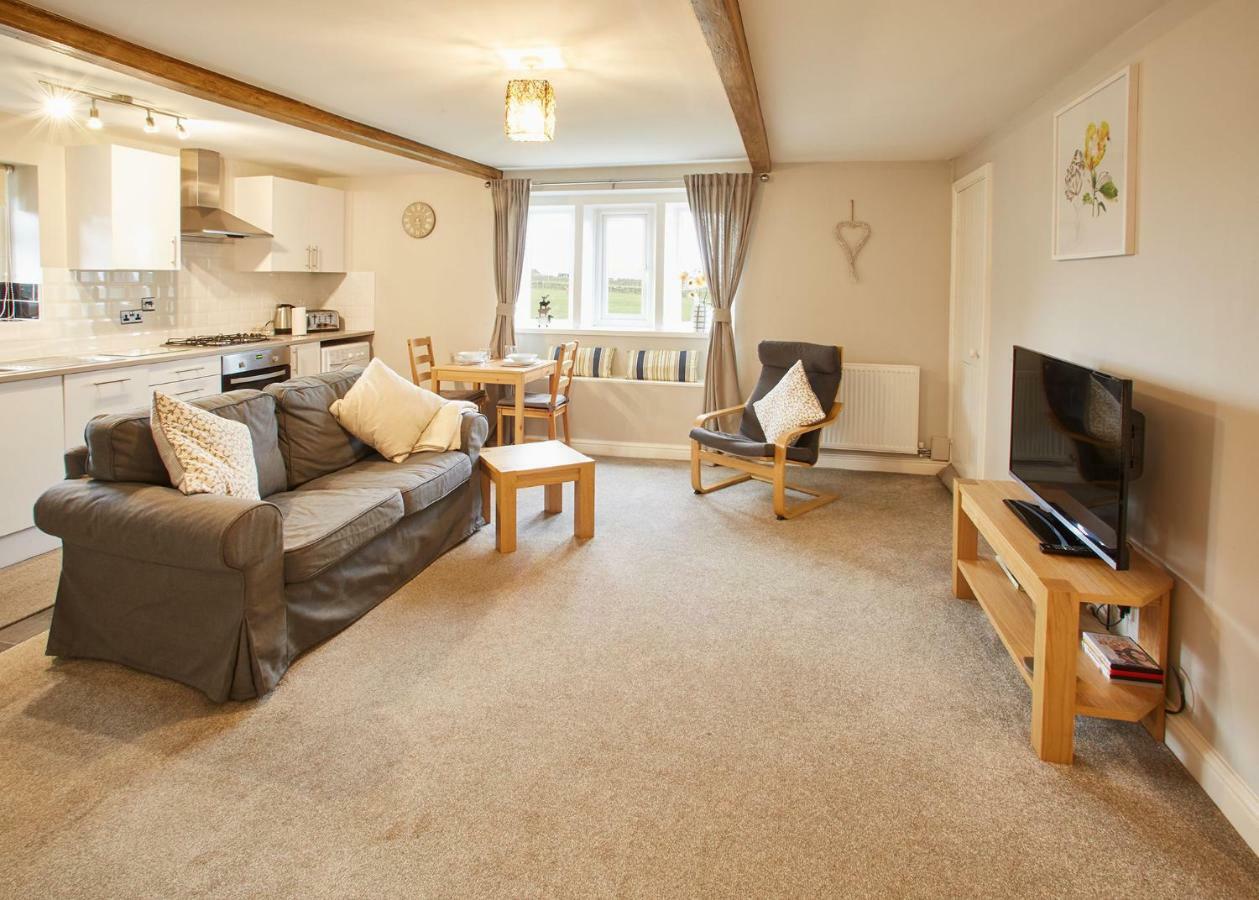 Host & - Cosy * Emley
